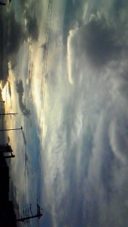 �ڂ̑O�ɍL����s�v�c�Ȑ��E