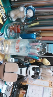 ��̒��ɖ���������Ă���